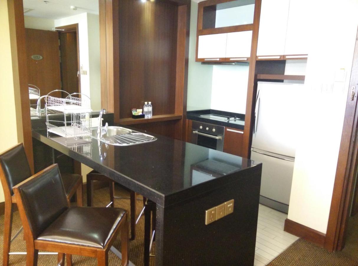 St Giles Gardens Hotel Κουάλα Λουμπούρ Εξωτερικό φωτογραφία A kitchen in a hotel suite